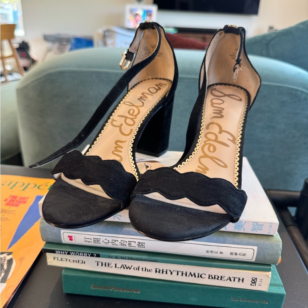 Sam Edelman scalloped black block heel sandals - worn once